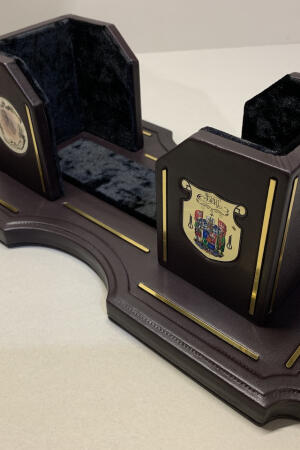 Уникальная подставка под любую книгу